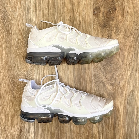 Nike Air Vapormax Plus Pure Platinum White Sneakers 924453-102 Mens Size 11 EUC - Picture 1 of 6